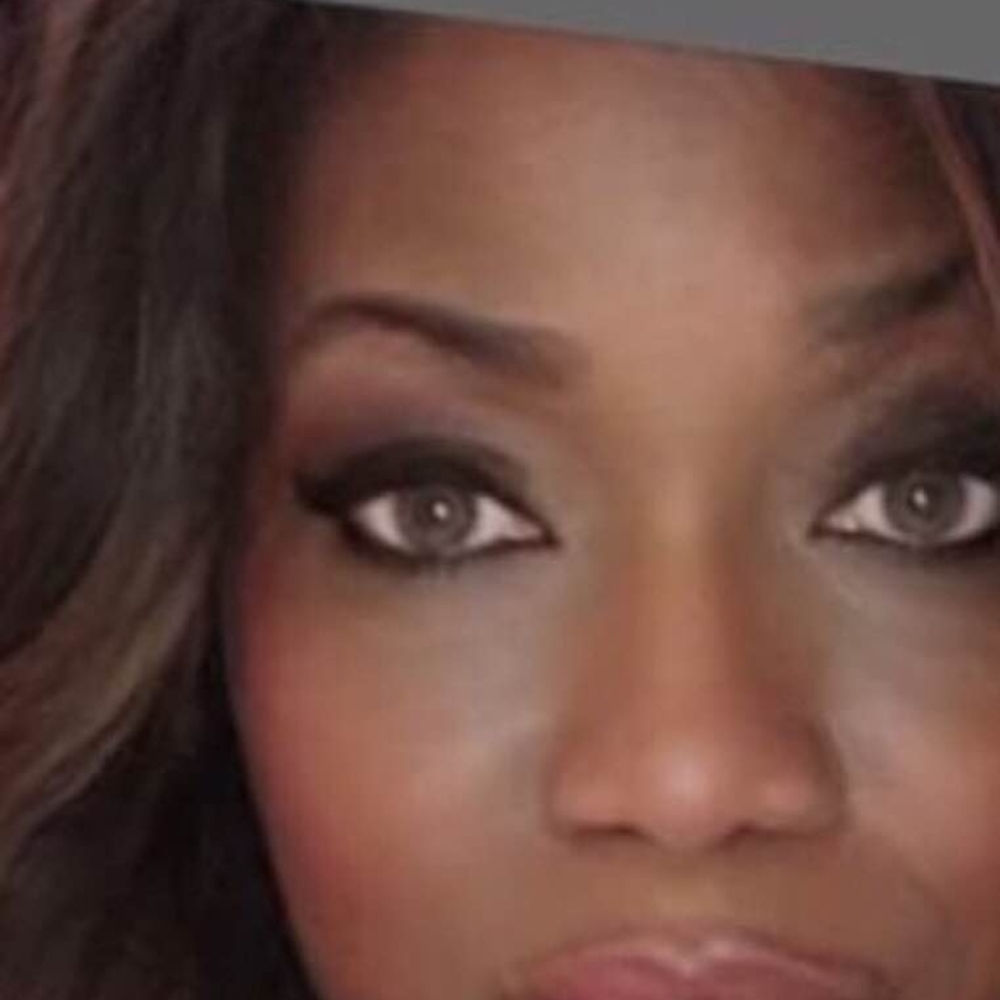 Meet your Posher, Chanel